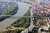 Szeged, Bertalan, floodplain, flood-basin, arterial navigation, inner port, ship, sport, water club, park, grounds, parkland, oasis in town, air photograph, air photo, town, city, upwards, of birds eye view, road, roads, ways, building estate, housing estate, , Felsovaros, Tisza, river, riverside, crossroad, Felso Tisza bank, house, houses, panel concrete house, tree, trees, green belt, forest, square, playground, mansions, multy-storey house, apartment house, block of flats, Keresztoltes street, bridge, new bridge, free beach, 2007, CD 0042, Kiss Lszl, Lszl Kiss