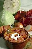 cabbage, pickled cabbage, sauerkraut, sour cabbage, bake cabbage, ham, leg of pork, onion, meat, spicy, smoked, hand of pork, smoked hand of pork, bacon, Transilvanian goulash, clotted cream, sour cream, fat, paprika, bay leaf, pepper, food, one-course meal, plate, vascular plant, glazed pottery, popular, folk, delicious, lunch, dinner, CD 0021, Kiss L�szl�, L�szl� Kiss