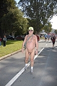 naturist man, exhibitionism, nudism, ING Bay to breakers, naturist participiant, motion, sport, attention rising, nude man, body painting, nudist group, covenant, group, San Francisco, naturists, naturist group, naturist programme, nudist runner, women, gents, men, naked, stripped, programme, every year, above age limit, running, special feeling, Heilberg, nude runner, chirpy, nude people, CD 0073