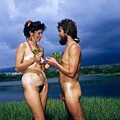 06, Hawaii, Honokohau, grassy, soddy, coast , Kona, 1990, freikrperkultur, storm, drift, clouds, fkk, love, confab, talking, nudist couple, nudist pair, naked, stripped, naturist couple, naturist, holidays, nudist, on holiday, recreation, relaxation, repose, rest, game, beach, coast, nudism, naturism, attitude, pose, posture, bay, gulf, clear, hygienic, pure, clean, man, woman, bath, bathe, bathing, water, bush, CD 0106