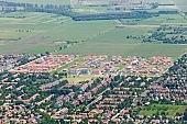 air photograph, air photo, air photos, panorama, perspective, forest, critter, haze, steam, vapor, grain, agriculture, sunshine, sunlight, summer, aerials, aerial, Hungary, Szeged, birds eye view, Ujszeged, town, city, outskirts, city center, building estate, garden city, garden suburb, faubourg, house, houses, line of houses, crossroads, crossing, street, streets, circuit, boulevard, circuits, car, road, cars, waterworks, art museum, building, buildings, park, green, garden, environment, ambience, neighbor, neighborhood, everyday life, at home, countryside, aldermanry, plan, air, promenad, square, classical, recent, trendy, of value, of high value, expensive, rooftop, beauty, beautiful, pretty, bridge, bridge of downtown, river, Tisza, pool, vat, white, blue, brown, yellow, flat, gray, of birds eye view, Deszk, hazy air, corn tables, agrarian production, spring, plot, building operations, development, gardens, garden pool, bogie, luxory places, luxory housing, CD 0029, Kiss L�szl�, L�szl� Kiss