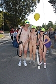 nudist group, group, tableau, ING Bay to breakers, pair, nudist couple, nudist pair, naturists, San Francisco, naturist participiant, naturist group, naturist programme, nudist runner, women, gents, men, naked, stripped, programme, every year, above age limit, body painting, running, walking, special feeling, Heilberg, nude runner, chirpy, backpack, knapsack, rucksack, nude man, CD 0071
