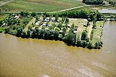 Hungary, fishpond, birds eye view, holiday house, camping, caravan, lakesystem, tent, recreation, peninsula, Szeged, dirt road, road, roads, ways, house, houses, holiday houses, weekend house, week-end houses, lake, lakes, nature, rower lake, surf lake, air photograph, homestead, farm, boondocks, boonies, periphery, arable, clod, earth, field, ploughland, tillage, recreation area, forest, water, tree, woody, grassy, soddy, green, CD 0055, Kiss Lszl, Lszl Kiss