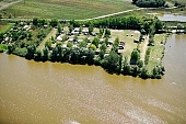 Hungary, fishpond, birds eye view, holiday house, camping, caravan, lakesystem, tent, recreation, peninsula, Szeged, dirt road, road, roads, ways, house, houses, holiday houses, weekend house, week-end houses, lake, lakes, nature, rower lake, surf lake, air photograph, homestead, farm, boondocks, boonies, periphery, arable, clod, earth, field, ploughland, tillage, recreation area, forest, water, tree, woody, grassy, soddy, green, CD 0055, Kiss L�szl�, L�szl� Kiss