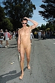 running, nude man, to leg, exhibitionism, strapping, naturist participiant, naturist group, naturist programme, women, gents, men, barefoot, naked, stripped, chirpy, programme, San Francisco, ING Bay to breakers, every year, above age limit, naturists, special feeling, Gviulan, nude runner, have legs, man, CD 0072