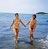 76, Hawaii, nudist couple, nudist pair, Honokohau, Kona, fkk, nudism, naturism, naked, stripped, naturist couple, naturist, holidays, nudist, love, freik�rperkultur, on holiday, recreation, relaxation, repose, rest, game, beach, coast, attitude, pose, posture, heat-wave, bay, gulf, summer, man, woman, bath, bathe, bathing, water, CD 0106