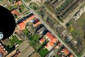 Szeged, aerials, air photographs, airphotograph, Hattyas, town, city, outskirts, city center, building estate, garden city, garden suburb, faubourg, house, houses, line of houses, circuit, boulevard, Center Square, crossroads, crossing, street, streets, car, road, cars, building, buildings, park, green, garden, environment, ambience, neighbor, neighborhood, everyday life, at home, countryside, aldermanry, plan, air, aerial, promenad, square, yellow, windows, birds eye view, of birds eye view, Kiss Lszl, Lszl Kiss
