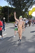 have naked legs, old man, running match, naturist participiant, nudist group, covenant, group, ING Bay to breakers, San Francisco, naturists, naturist group, naturist programme, nudist runner, women, gents, men, naked, stripped, programme, every year, above age limit, body painting, running, walking, special feeling, Heilberg, nude runner, chirpy, nude people, CD 0073