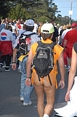2007, San Francisco, every year, above age limit, naturists, naturist participiant, running, special feeling, Heilberg, unswagged, runner, backpack, knapsack, rucksack, tour bag, mixed clothes, combined dress, half nude, CD 0071, ING Bay to breakers, ING