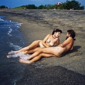 32, Hawaii, nudist couple, nudist pair, naked, stripped, naturist couple, freik�rperkultur, naturist, holidays, nudist, Honokohau, Kona, fkk, love, on holiday, recreation, relaxation, repose, rest, game, beach, coast, nudism, naturism, attitude, pose, posture, heat-wave, they are walking, bay, gulf, summer, man, woman, bath, bathe, bathing, water, 1990, CD 0106