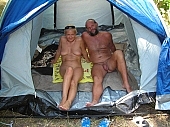 fkk, szabad testkult�ra, naturizmus, naturista rendezv�ny, nudista, l�ny, naturista p�r, nudizmus, j�t�k, vid�ms�g, rendezv�ny, MNE, naturista csal�d, meztelen, strand, o�zis, D�legyh�za, kemping, naturista, t�, b�nyat�, v�z, f�rd�s, napoz�s, nap, napim�d�, naturista paradicsom, Hungary, s�torban, ruh�tlan, n�, n�k, f�rfi, f�rfiak, fiatal, fi�, D�legyh�zi j�t�kok, pihen�s, term�szet, term�szetben, Naturista O�zis Kft, 2007, m�jus, CD 0082
