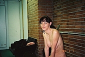 meztelen l�ny, meztelen l�ny, megfigyel�, sportol�, fkk, naturista, nudista, naturizmus, nudizmus, meztelen, meztelen, ruh�tlan, INF, test, ember, n�, torna, sport, k�pz�s, csapat, fel�d�l�s, relax�l�s, sz�rakoz�s, naturista l�ny, ELTE, Budapest, CD 0065