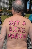nude man, naturism, nudist man, bicycle procession, environmental pollution, street procession, nudist men, body painting, live billboard, live advetising hoarding, naked, unclothed, protester, brush, paint, body paint, air paint brush, nude woman, symbol, naturist, naked back, on the back, group, notice, man, naturist demonstrative, naked demonstrator, naked programme, woman, nudism, text of protest, environmental, nudist, square, demo, cyclist, cycler, protest, nudist group, environmentalists, notable, remarkable, coterie, concourse, advertisement, environment, ambience, conviction, straight-out, wholeheartedly, WNBR, USA, San Francisco, street, on the street, streets of San Francisco, women, gents, men, protesters, World Naked Bike Ride, confluence, body, stripped, road, cycling tour, attention rising, bicycle, cycling, procession, fight against the dependence, California, 2007, CD 0075