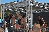 2010, 26, 37, September, Sept, folsom, street, fair, market, demo, gay parade, naked, stripped, woman, pair, apples, boobs, audience, Fans, camera, Kiss L�szl�, L�szl� Kiss