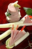 composition, food, delicious, healthy, kiwi, vegetable, tomato, ham, leg of pork, calorie  poor, protein, red, reflection, cold collation, cold meat, cold buffet, breakfast, meal, snack, vitamins, victuals, comestible, edibles, smoked, smoke-dried, vegetarian, close-up, standing, egg, cheese, alga, algae, olive, pineapple, cube, steak, cut, Sidney, opera house, leek, broccoli, brocoli, chives, basil, leaf, paprika, red capsicum, red pepper, bowl, trencher, CD 0013, Kiss L�szl�, L�szl� Kiss