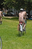 38, 38, WNBR, 2009, Berkeley, Word, meztelen, Bike, Ride, fkk, naturista, naturista csoport, tiltakoz szveg, meztelen rendezvny, naturizmus, utcai felvonuls, krnyezetszennyezs, tiltakoz, meztelen frfi, biciklis felvonuls, naturista tntet, nudista frfiak, ember, nudizmus, krnyezetvdelem, nudista, tr, tntets, tiltakozs, felirat, nudista csoport, testfests, csoport, reklm, meggyzds, USA, krnyezetvdk, San Francisco, utca, utcn, San Francisco utcin, tiltakozk, World Naked Bike Ride, gylekezs, test, meztelen, meztelen, ruhtlan, t, biciklitra, figyelemfelkelts, bicikli, biciklizs, felvonuls, harc a fggsg ellen, California, CD 0150