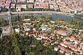 Szeged, bridge, Tisza, river, riverside, floodplain, flood-basin, water, air photograph, air photo, birds eye view, town, city, bridge of downtown, city center, bath, beach, camping, grounds, parkland, forest, tree, trees, park, green belt, building estate, housing estate, , Ujszeged, Hotel Forras, house, houses, mansions, owner-occupied block, museum, theatre, building, buildings, scenary, scenery, pageant, 2007, CD 0042, Kiss L�szl�, L�szl� Kiss