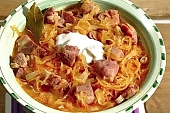cabbage, pickled cabbage, sauerkraut, sour cabbage, bake cabbage, ham, leg of pork, onion, meat, spicy, smoked, bacon, Transilvanian goulash, clotted cream, sour cream, fat, paprika, bay leaf, pepper, food, one-course meal, plate, popular, folk, delicious, lunch, dinner, CD 0021, Kiss L�szl�, L�szl� Kiss