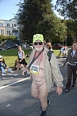 naturist participiant, nudist group, covenant, group, ING Bay to breakers, San Francisco, naturists, naturist group, naturist programme, nudist runner, women, gents, men, naked, stripped, programme, every year, above age limit, body painting, running, walking, special feeling, Heilberg, nude runner, chirpy, nude people, CD 0071