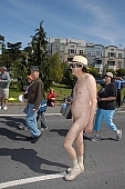 ING Bay to breakers, San Francisco, naturist participiant, naturist group, naturist programme, nudist runner, naturist photographer, women, gents, men, naked, stripped, programme, every year, above age limit, naturists, body painting, running, walking, special feeling, Heilberg, nude runner, chirpy, backpack, knapsack, rucksack, nude man, CD 0071
