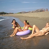 ladies, bathe, bathing, naturist girls, game, in the sea, short sea, in a state of nature, in the buff, in the nude, happy, USA, naturism, tobe under water, Kona sun Klub, in the nature, naked girls, nude girls, summer, naturist girl, sunshine, on holiday, sands, naked body, nude body, waterfront, naked, stripped, nudist, naked bodies, nude bodies, family naturism, sea, billows, deep, naturist, three graces, entertainment, nudist girl, beach, coast, girlfriend, girls, unclad, nudist girls, Kuna, nudism, unclothed, mattress, nude, Kona sun Club, necklace, collar, posture, body, Bacia, Rosanne, Honokohau, young girls, dame, lady, girl, adult, young, sunbathing, sand, sun, brownness, recreation, relaxation, repose, rest, peace, affection, liking, love, water, wet, wave, waves, blue, nature, sunlight, sky, blue sky, cloud, cloudy, wind, happiness, to laugh, laughing, laugh, swim, smile, chirpy, delight, zest for life, refection, disengagement, distraction, resource, 2007, CD 0039