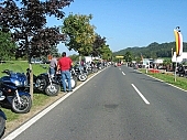 motor, motor-driven, road, asphalt, bitumen, blacktop, summer, tree, blue sky, holiday, spare-time, leisure, time, blue, sky, canopy of heaven, cope of heaven, firmament, sunlight, warm, Harley-Davidson, festival, Fakeer See, Austria, Yamaha, parking, pageant, procession, hitch-hiker, flag, exhibition, Ossiacher, See, lake