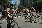 naturista f�rfiak, naturista f�rfiak, naturista biciklis felvonul�s, nudista f�rfi, meztelen rendezv�ny, nudizmus, meztelen f�rfiak, naturista biciklista, exhibicionizmus, utcai t�ntet�s, naturista biciklis csoport, naturizmus, naturista t�ntet�, csoport, term�szetbar�t, meztelen t�ntet�, utcai, ember, meztelen biciklist�k, naturista, t�ntet�s, szabad test kult�ra, biciklis felvonul�s, nudista, biciklis t�ntet�, z�ldek, tiltakoz�s, v�rosban, figyelemfelkelt�s, fkk, k�rnyezetszennyez�s, utcai felvonul�s, kisv�ros, nudista csoport, Belv�rosi, forgalom, k�rnyezetv�d�k, aut�k, bar�ti csoport, bar�t, aut�, meztelen f�rfi, amerika, amerikai t�ntet�s, felvonul�s, nudista tiltakoz�, nudista f�rfiak, meztelen, tiltakoz�, meztelen n�, jelk�p, felirat, n�, tiltakoz� sz�veg, k�rnyezetv�delem, utc�k, rekl�m, meggy�z�d�s, WNBR, USA, San Francisco, utca, utc�n, World Naked Bike Ride, gy�lekez�s, test, meztelen, ruh�tlan, �t, biciklit�ra, bicikli, bicikliz�s, San Francisco utc�in, n�k, tiltakoz�k, harc a f�gg�s�g ellen, California, 2007, CD 0076