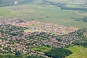 air photograph, air photo, air photos, aerials, aerial, Hungary, Szeged, birds eye view, Ujszeged, town, city, outskirts, city center, building estate, garden city, garden suburb, faubourg, house, houses, line of houses, crossroads, crossing, street, streets, circuit, boulevard, circuits, car, road, cars, waterworks, art museum, building, buildings, park, green, garden, environment, ambience, neighbor, neighborhood, everyday life, at home, countryside, aldermanry, plan, air, promenad, square, classical, recent, trendy, of value, of high value, expensive, plot, building operations, development, gardens, rooftop, beauty, beautiful, pretty, bridge, bridge of downtown, river, Tisza, garden pool, pool, vat, bogie, luxory places, luxory housing, white, blue, brown, yellow, flat, gray, of birds eye view, CD 0029, Kiss Lszl, Lszl Kiss