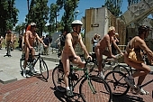 naturista f�rfiak, naturista f�rfiak, naturista biciklis felvonul�s, nudista f�rfi, meztelen rendezv�ny, nudizmus, meztelen f�rfiak, naturista biciklista, exhibicionizmus, utcai t�ntet�s, naturista biciklis csoport, naturizmus, naturista t�ntet�, csoport, term�szetbar�t, meztelen t�ntet�, utcai, ember, meztelen biciklist�k, naturista, t�ntet�s, szabad test kult�ra, biciklis felvonul�s, nudista, biciklis t�ntet�, z�ldek, tiltakoz�s, v�rosban, figyelemfelkelt�s, fkk, k�rnyezetszennyez�s, utcai felvonul�s, kisv�ros, nudista csoport, Belv�rosi, forgalom, k�rnyezetv�d�k, aut�k, bar�ti csoport, bar�t, aut�, meztelen f�rfi, amerika, amerikai t�ntet�s, felvonul�s, nudista tiltakoz�, nudista f�rfiak, meztelen, tiltakoz�, meztelen n�, jelk�p, felirat, n�, tiltakoz� sz�veg, k�rnyezetv�delem, utc�k, rekl�m, meggy�z�d�s, WNBR, USA, San Francisco, utca, utc�n, World Naked Bike Ride, gy�lekez�s, test, meztelen, ruh�tlan, �t, biciklit�ra, bicikli, bicikliz�s, San Francisco utc�in, n�k, tiltakoz�k, harc a f�gg�s�g ellen, California, 2007, CD 0076