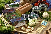 cheese, salad, tomato, food, packet, packing, vegetarian, cheese cream, cream, bryndza, bread, cover, spread, table cloth, scourge, whip, lash, goat cheese, sheep, Kiss L�szl�, L�szl� Kiss
