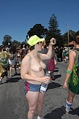 ING Bay to breakers, San Francisco, naturist participiant, naturist group, naturist programme, naturist photographer, women, gents, men, naked, stripped, programme, every year, above age limit, naturists, body painting, running, walking, special feeling, Heilberg, nude runner, chirpy, backpack, knapsack, rucksack, nude man, strange pair, pair, muscular, handsome man, CD 0071