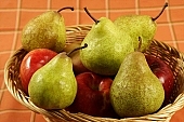apple, pear, fruit, health, healthy, air, red, green, drone, brown, yellow, spotty, shiny, summer, warden, uscious, sweet, acerbic, sleepy, ripe, unseasoned, core, jacket, vitamins, basket, breed, cane, basketwork, wintry, russet pear, luscious, cover, spread, table cloth, chequered pattern, orange colour, CD 0014, Kiss L�szl�, L�szl� Kiss