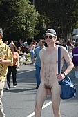 ING Bay to breakers, San Francisco, naturist participiant, have legs, naturist group, naturist programme, nudist runner, women, gents, men, naked, stripped, programme, every year, above age limit, naturists, body painting, running, walking, special feeling, Heilberg, nude runner, chirpy, backpack, knapsack, rucksack, nude man, CD 0071