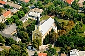 Mak�, Hungary, Csongrad county, church, catholic, catholic church, perspective, air, aerial, summer, shooting, green, tree, trees, air photograph, air photo, spring, aerials, air photos, panorama, birds eye view, outskirts, city center, garden city, garden suburb, house, houses, line of houses, street, streets, building, buildings, road, roads, ways, garden, environment, ambience, neighbor, neighborhood, plan, square, gardens, rooftop, of birds eye view, CD 0029, Kiss L�szl�, L�szl� Kiss