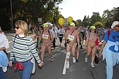 naturist participiant, nudist group, covenant, group, tableau, ING Bay to breakers, San Francisco, pair, nudist couple, nudist pair, naturists, naturist group, naturist programme, nudist runner, women, gents, men, naked, stripped, programme, every year, above age limit, body painting, running, walking, special feeling, Heilberg, nude runner, chirpy, nude people, CD 0071