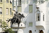 horse, Lofara, The horses behind, rider, soldier, sword, boots, boot, warrior, bridle, bronze, saddle, metal, Re�k-hall, Re�k, war, Szeged, town, city, city center, downtown, house, houses, street, streets, car, road, building, buildings, roads, ways, neighborhood, Tisza Lajos circuit, monument, hall, station, white, secession, Ede Magyar, balcony, architecture, CD 0029, Kiss L�szl�, L�szl� Kiss