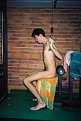 nudist�k, nudist�k, edz�g�p, edz�terem, naturista f�rfi, naturist�k, naturizmus, nudizmus, meztelen, meztelen, ruh�tlan, meztelen sportember, sportol�, naturista sportember, meztelen f�rfi, nudista rendezv�ny, naturista rendezv�ny, sportol�s, testedz�s, naturista, nudista, naturista bar�tok, j�t�k, fkk, INF, test, ember, n�, torna, sport, k�pz�s, csapat, fel�d�l�s, relax�l�s, sz�rakoz�s, naturista l�ny, ELTE, Budapest, CD 0065
