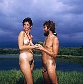 136, Hawaii, nudista p�r, Honokohau, Kona, fkk, nudizmus, l�ny, n�, fiatal, csinos, naturizmus, meztelen, szabad testkult�ra, naturista p�r, naturista, szabads�g, nudista, szerelem, nyaral�s, pihen�s, j�t�k, tengerpart, p�z, p�zol, k�nikula, viharfelh�k, �b�l, ny�r, f�rfi, f�rd�, f�rd�s, v�z, Jessica Discant, Dave Cusack, Hawai, CD 0106