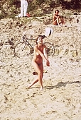 naturist, nudist, naturist woman, naturist man, nudist women, nudist man, naturist girl, naturist family, sun, sunlight, sun-bathing, sunbathing, recreation, relaxation, repose, rest, disengagement, distraction, resource, nature, summer, holidays, fry, swelter, health, game, sport, sand, ball, ball game, as brown as a berry, near nature, beach, waterfront, lake, lake side, field naturist, Polish, Poland, Kryspinow, 1989, CD 0036
