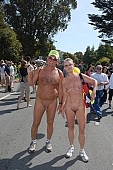 ING Bay to breakers, pair, nudist couple, nudist pair, naturists, San Francisco, naturist participiant, naturist group, naturist programme, nudist runner, naturist photographer, women, gents, men, naked, stripped, programme, every year, above age limit, body painting, running, walking, special feeling, Heilberg, nude runner, chirpy, backpack, knapsack, rucksack, nude man, CD 0071