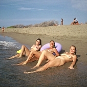 sands, ladies, sunbathing, nude sunbather, bathe, bathing, naturist girls, game, in the sea, short sea, in a state of nature, in the buff, in the nude, happy, naturism, tobe under water, Kona sun Klub, in the nature, naked girls, nude girls, summer, naturist girl, sunshine, on holiday, naked body, nude body, waterfront, naked, stripped, nudist, naked bodies, nude bodies, family naturism, sea, billows, deep, naturist, three graces, entertainment, nudist girl, beach, coast, girlfriend, girls, unclad, nudist girls, Kuna, nudism, unclothed, mattress, nude, Kona sun Club, necklace, collar, posture, body, USA, Bacia, Rosanne, Honokohau, young girls, dame, lady, girl, adult, young, sand, sun, brownness, recreation, relaxation, repose, rest, peace, affection, liking, love, water, wet, wave, waves, blue, nature, sunlight, sky, blue sky, cloud, cloudy, wind, happiness, to laugh, laughing, laugh, swim, smile, chirpy, delight, zest for life, refection, disengagement, distraction, resource, 2007, CD 0039