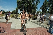 naturista f�rfiak, naturista f�rfiak, naturista biciklis felvonul�s, nudista f�rfi, meztelen rendezv�ny, nudizmus, meztelen f�rfiak, naturista biciklista, exhibicionizmus, utcai t�ntet�s, naturista biciklis csoport, naturizmus, naturista t�ntet�, csoport, term�szetbar�t, meztelen t�ntet�, utcai, ember, meztelen biciklist�k, naturista, t�ntet�s, szabad test kult�ra, biciklis felvonul�s, nudista, biciklis t�ntet�, z�ldek, tiltakoz�s, v�rosban, figyelemfelkelt�s, fkk, k�rnyezetszennyez�s, utcai felvonul�s, kisv�ros, nudista csoport, Belv�rosi, forgalom, k�rnyezetv�d�k, aut�k, bar�ti csoport, bar�t, aut�, meztelen f�rfi, amerika, amerikai t�ntet�s, felvonul�s, nudista tiltakoz�, nudista f�rfiak, meztelen, tiltakoz�, meztelen n�, jelk�p, felirat, n�, tiltakoz� sz�veg, k�rnyezetv�delem, utc�k, rekl�m, meggy�z�d�s, WNBR, USA, San Francisco, utca, utc�n, World Naked Bike Ride, gy�lekez�s, test, meztelen, ruh�tlan, �t, biciklit�ra, bicikli, bicikliz�s, San Francisco utc�in, n�k, tiltakoz�k, harc a f�gg�s�g ellen, California, 2007, CD 0076