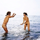 12, Hawaii, nudist couple, nudist pair, naked, stripped, naturist couple, naturist, holidays, nudist, Honokohau, Kona, 1990, freik�rperkultur, fkk, love, on holiday, recreation, relaxation, repose, rest, game, beach, coast, nudism, naturism, attitude, pose, posture, bay, gulf, clear, hygienic, pure, clean, man, woman, bath, bathe, bathing, water, bush, CD 0106