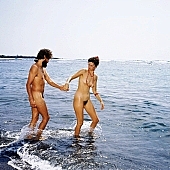 26, 26, Hawai, nudista h�zasp�r, meztelen, meztelen, ruh�tlan, naturista p�r, naturista, �nnepek, nudista, Honokohau, Kona, fkk, szerelem, nyaral�s, fel�d�l�s, relax�l�s, j�t�k, strand, part, nudizmus, naturizmus, p�zol, k�nikula, s�t�lnak, �tl�tsz�, ember, n�, f�rd�, f�rd�z�s, v�z, 1990, CD 0106