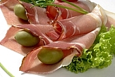 salami, food, eatable, edible, delicious, meal, breakfast, lunch, dinner, flower, leaf, green, ham, leg of pork, cold collation, cold meat, cold buffet, serv, serving, victuals, comestible, edibles, smoked, smoke-dried, meat, bacon, salad, vegetable, vegetarian, healthy, healthy lifestyle, vitamins, tomato, plate, olive, picker, reel, roll, roller, furl, close-up, onion, blossom, bloom, Kiss L�szl�, L�szl� Kiss