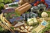 cheese, salad, tomato, food, packet, packing, vegetarian, cheese cream, cream, bryndza, bread, cover, spread, table cloth, Kiss L�szl�, L�szl� Kiss