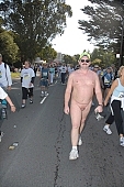 nude man, procession, walking, sport, attention rising, ING Bay to breakers, naturist participiant, naturist friends, nudist group, covenant, group, tableau, San Francisco, pair, nudist couple, nudist pair, naturists, naturist group, naturist programme, nudist runner, women, gents, men, naked, stripped, programme, every year, above age limit, body painting, running, special feeling, Heilberg, nude runner, chirpy, nude people, CD 0073