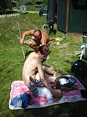 016, nudista l�ny, Naturista p�r, nudizmus, j�t�k, vid�ms�g, rendezv�ny, fkk, naturizmus, naturista rendezv�ny, naturista p�r, MNE, naturista csal�d, meztelen, strand, o�zis, D�legyh�za, kemping, naturista, nudista, t�, b�nyat�, v�z, f�rd�s, napoz�s, nap, napim�d�, naturista paradicsom, Hungary, ruh�tlan, n�, n�k, f�rfi, f�rfiak, fiatal, l�ny, fi�, D�legyh�zi j�t�kok, pihen�s, term�szet, term�szetben, Naturista O�zis Kft, 2007, m�jus, CD 0082