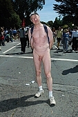 running, nude man, nudist runner, exhibitionism, strapping, naturist participiant, naturist group, naturist programme, women, gents, men, naked, stripped, chirpy, programme, San Francisco, ING Bay to breakers, every year, above age limit, naturists, special feeling, Gviulan, nude runner, have legs, man, CD 0072