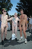San Francisco, ING Bay to breakers, naturist participiant, naturist group, naturist programme, women, gents, men, naked, stripped, tattooed, programme, every year, above age limit, naturists, body painting, tattoo, tattoed design, running, special feeling, Gviulan, nude runner, chirpy, to splurge, CD 0072